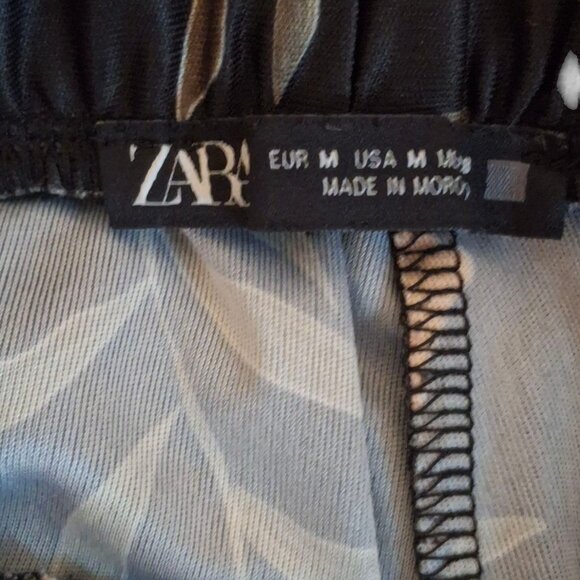 ZARA WOMAN SATIN EFFECTED FLORAL WIDE LEG PANTS - Picture 4 of 5